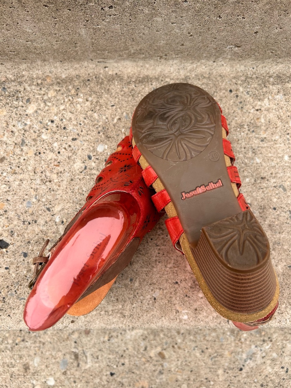Josef Seibel Size 8 Red Floral Cutout Low Heel Sandals - Picture 5 of 7